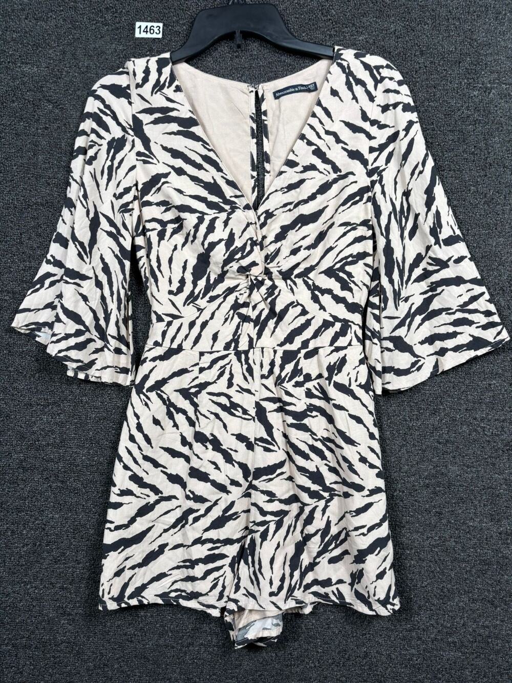 Abercrombie & Fitch Romper Womens XST Beige Wild Tiger Jumpsuit One Piece Lined
